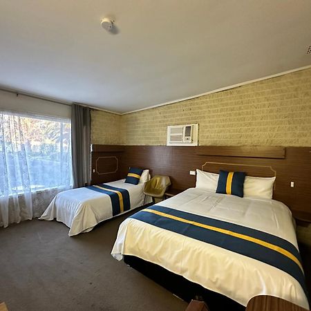 The Shamrock Hotel Balranald Exterior photo