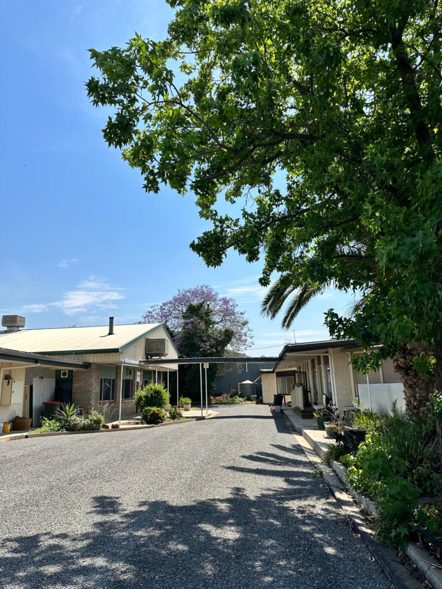 The Shamrock Hotel Balranald Exterior photo