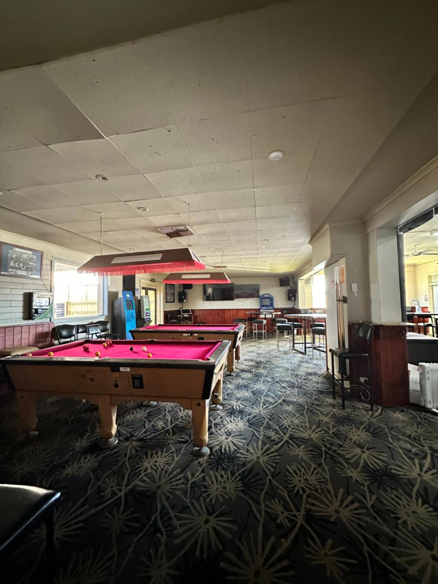 The Shamrock Hotel Balranald Exterior photo